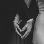 Fotografía de boda novios manos agarradas-barato-económico-Sevilla-Cádiz-Huelva